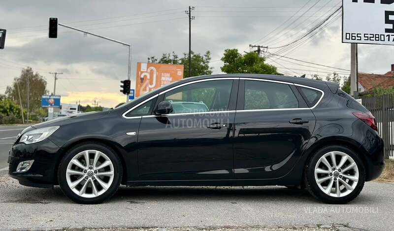 Opel Astra J 1.7CDTI NOVA COSMO