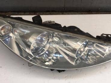 Desni far za Peugeot 307
