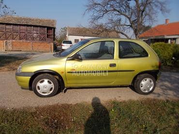 Opel Corsa B - kompletan auto u delovima