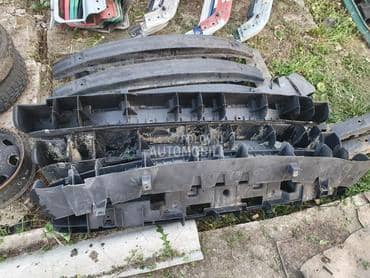 sina branika za Peugeot 106