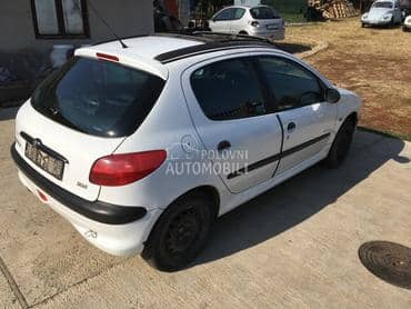 Zadnja desna vrata ..vise boja za Peugeot 206