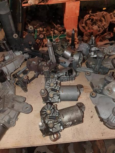 motor zadnje brisaca