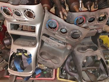 Centralna Konzola za Fiat Punto