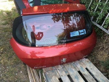 Gepek vrata..vise boja za Peugeot 308