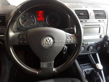 Volan sa komandama za Volkswagen Passat B6 od 2003. do 2010. god.