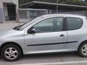 ceo auto u delovima za Peugeot 206