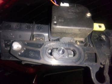 Bravica gepeka za Peugeot 206