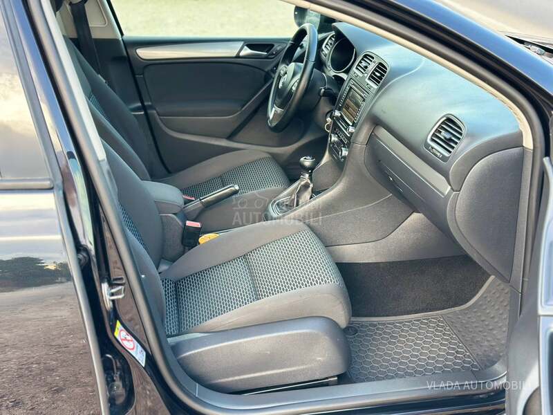 Volkswagen Golf 6 2.0 TDI BAS DOBAR