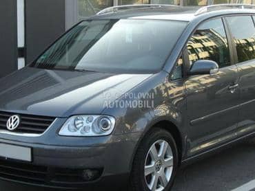 Volkswagen Touran 2006. god. -  kompletan auto u delovima