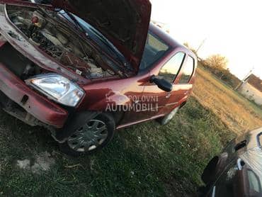 Dacia Logan -  kompletan auto u delovima
