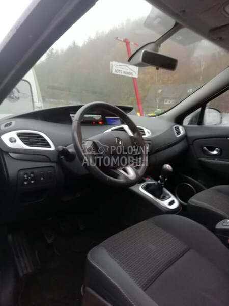 Renault Scenic 2010. god. - kompletan auto u delovima