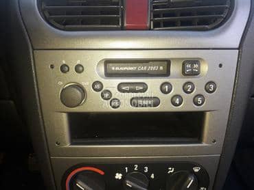 Kasetofon za Opel Corsa C