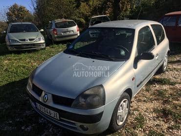 Renault Clio 2003. god. -  kompletan auto u delovima