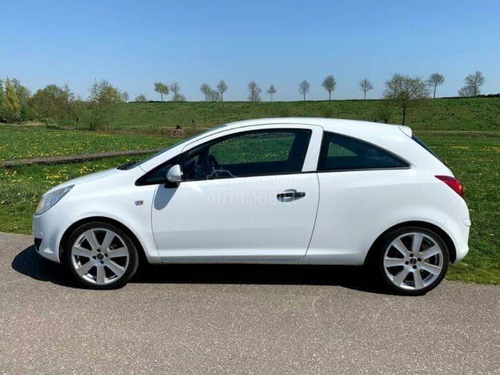 Opel Corsa 2009. god. -  kompletan auto u delovima