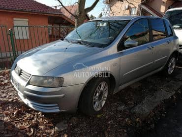 Fiat Stilo -  kompletan auto u delovima
