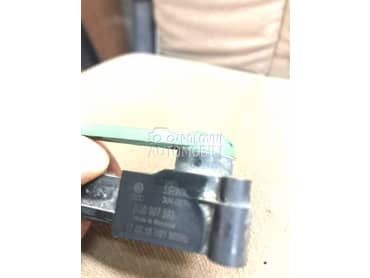 Senzor nivelacije farova za Audi A1, A3, Q3 od 2010. do 2016. god.