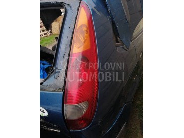 STOP SVETLA V10 za Nissan Almera Tino od 1998. do 2006. god.