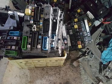 Kutija osiguraca za Opel Astra H, Vectra C, Zafira od 2005. do 2010. god.