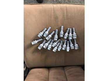 Srafovi za felne za Audi Q7 od 2006. do 2014. god.