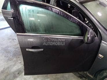 Prednja desna vrata tamno siva za Opel Insignia od 2009. do 2013. god.