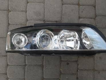 Desni far za Audi A4 od 2001. do 2006. god.