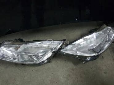 Prednji Farovi za Opel Insignia od 2008. do 2011. god.