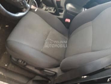 enterijer sedista tapaciri za Toyota RAV 4