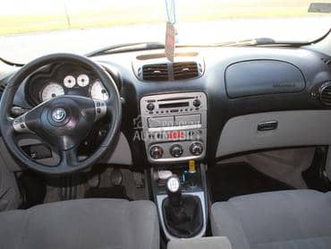 Alfa Romeo 147 -  kompletan auto u delovima