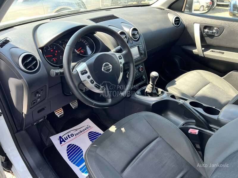 Nissan Qashqai P A N O R A M A
