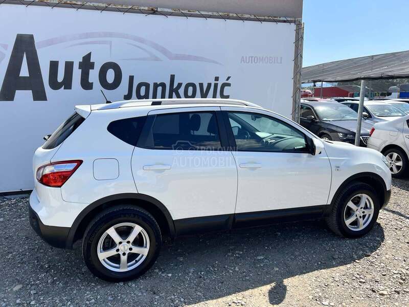 Nissan Qashqai P A N O R A M A