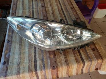 Desni far za Peugeot 307