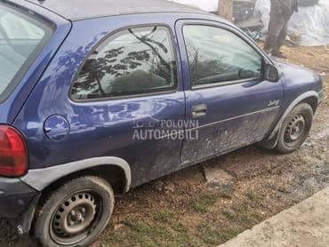 Opel Corsa B -  kompletan auto u delovima