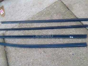 Lajsna zadnjih levih vrata za Peugeot 307