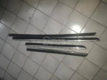 Lajsna zadnjih desnih vrata za Peugeot 407