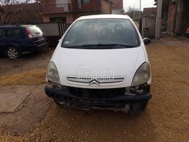 prednji farovi za Citroen Xsara Picasso od 2000. do 2010. god.