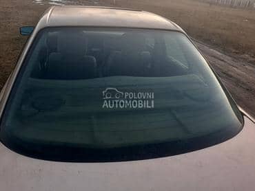 Zadnja šoferšajbna za Audi 80
