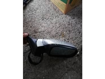 desni retrovizor elektro za Peugeot 407 za 2005. god.