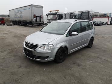 Volkswagen Touran -  kompletan auto u delovima