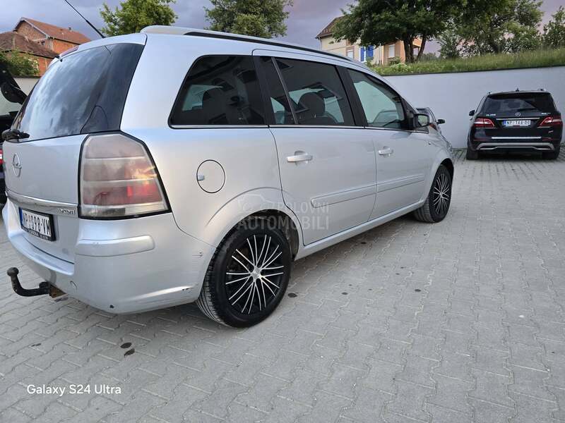 Opel Zafira 