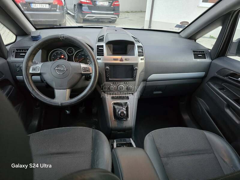 Opel Zafira 