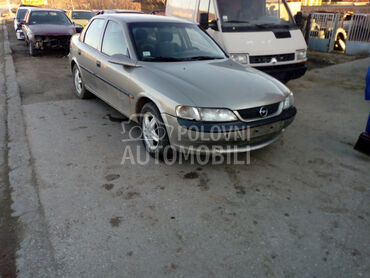 Opel Vectra B -  kompletan auto u delovima