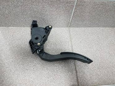 Pedala gasa za Renault Captur