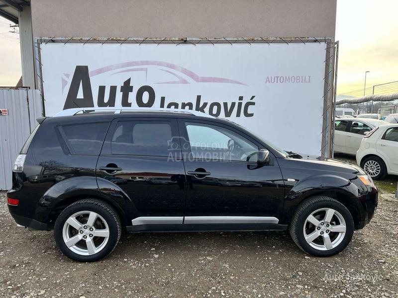 Mitsubishi Outlander 4 x 4