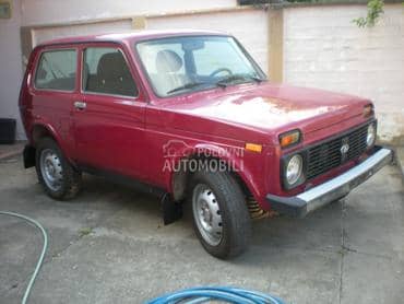 Lada Niva -  kompletan auto u delovima