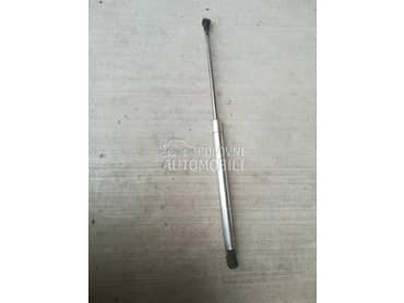 amortizer haube za Volkswagen Polo od 2002. do 2005. god.