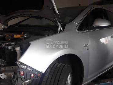 Opel Astra J -  kompletan auto u delovima