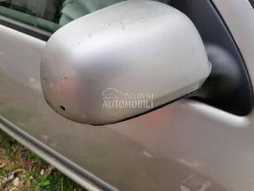 Retrovizor desni za Škoda Fabia od 2001. do 2005. god.