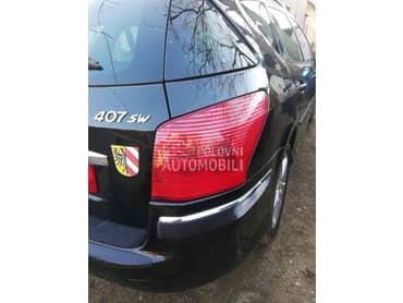 zadnja desna lampa za Peugeot 407 za 2006. god.