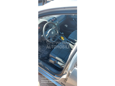 Volkswagen Golf 5 -  kompletan auto u delovima