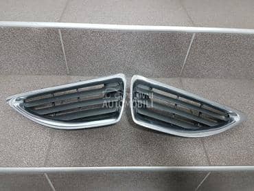 Maske na haubi za Renault Megane od 2000. do 2003. god.